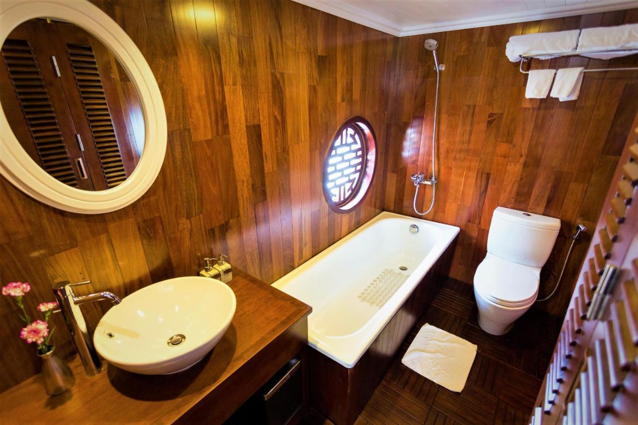 Le Journey Halong Bay Cruises Otel Ha Long Dış mekan fotoğraf